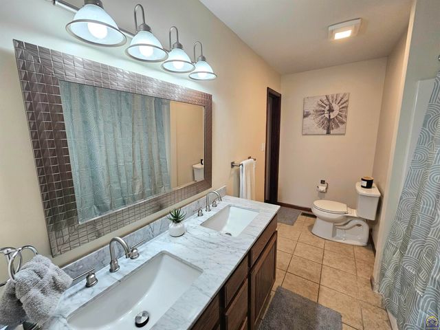 2301 SE Adams St, Topeka, KS 66605