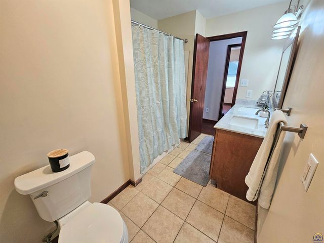 2301 SE Adams St, Topeka, KS 66605