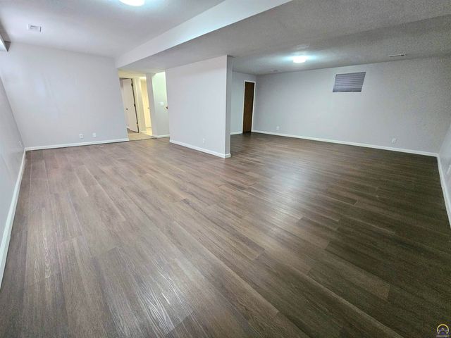 2301 SE Adams St, Topeka, KS 66605