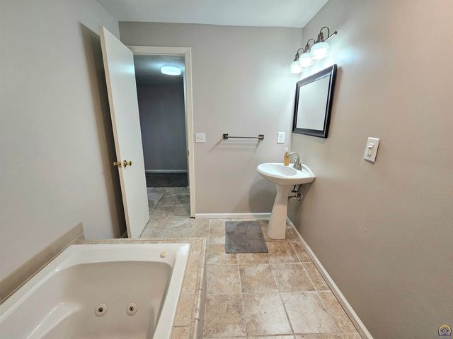 2301 SE Adams St, Topeka, KS 66605