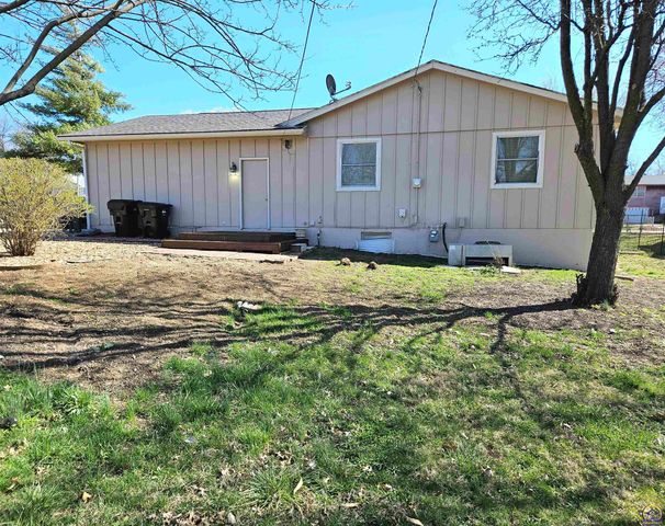 2301 SE Adams St, Topeka, KS 66605