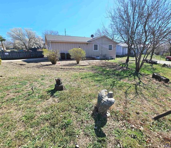 2301 SE Adams St, Topeka, KS 66605