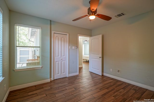 530 E MYRTLE ST, San Antonio, TX 78212