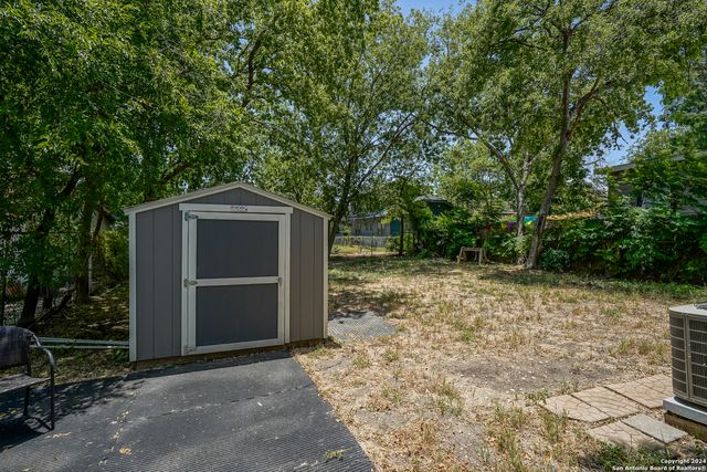 530 E MYRTLE ST, San Antonio, TX 78212