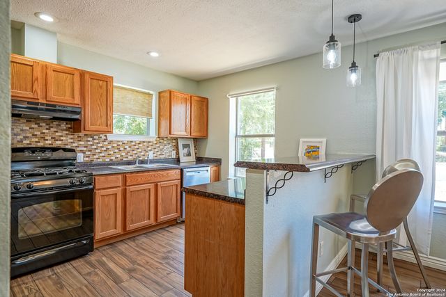 530 E MYRTLE ST, San Antonio, TX 78212