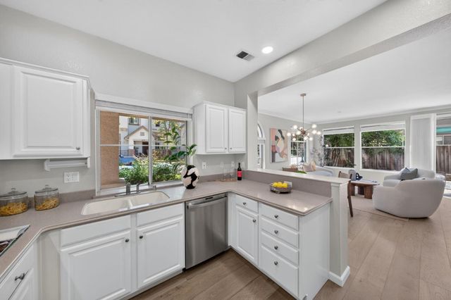 180 Espinosa Lane, Mountain View, CA 94043