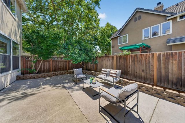 180 Espinosa Lane, Mountain View, CA 94043