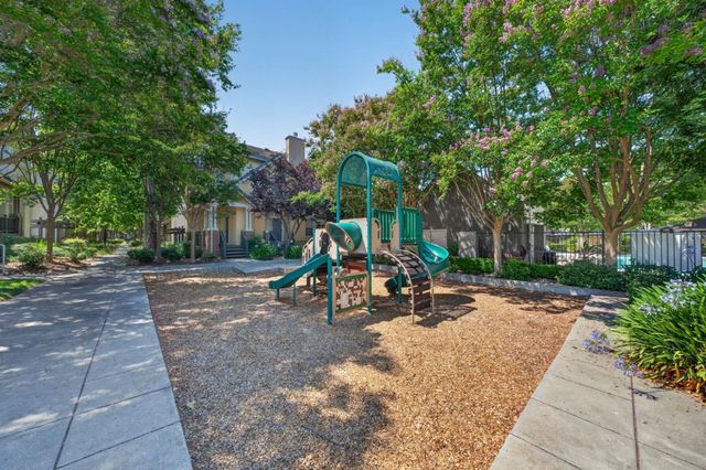 180 Espinosa Lane, Mountain View, CA 94043