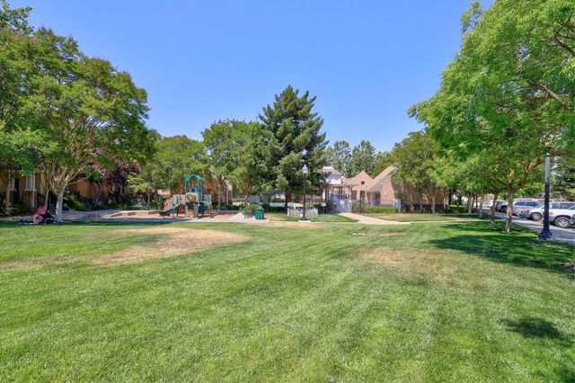 180 Espinosa Lane, Mountain View, CA 94043