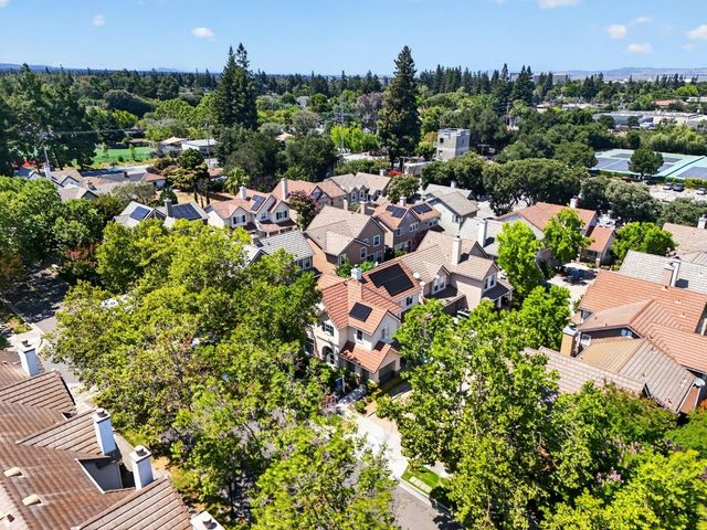 180 Espinosa Lane, Mountain View, CA 94043