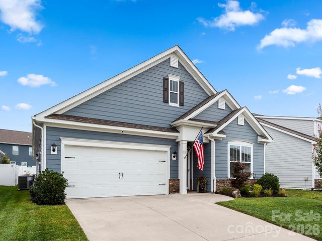78 Fox Cove Road, Hendersonville, NC 28792