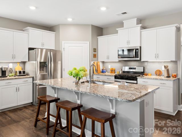 78 Fox Cove Road, Hendersonville, NC 28792