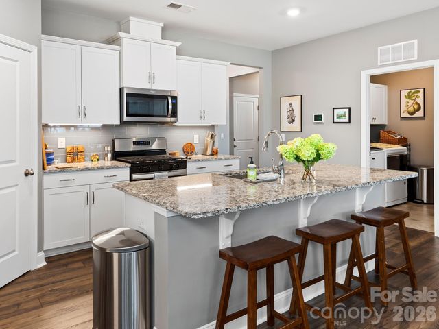 78 Fox Cove Road, Hendersonville, NC 28792