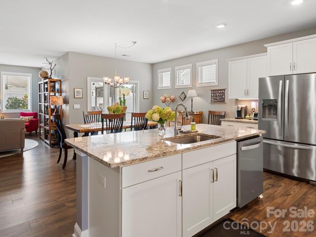 78 Fox Cove Road, Hendersonville, NC 28792