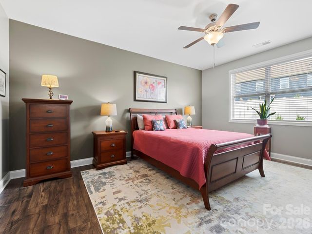 78 Fox Cove Road, Hendersonville, NC 28792