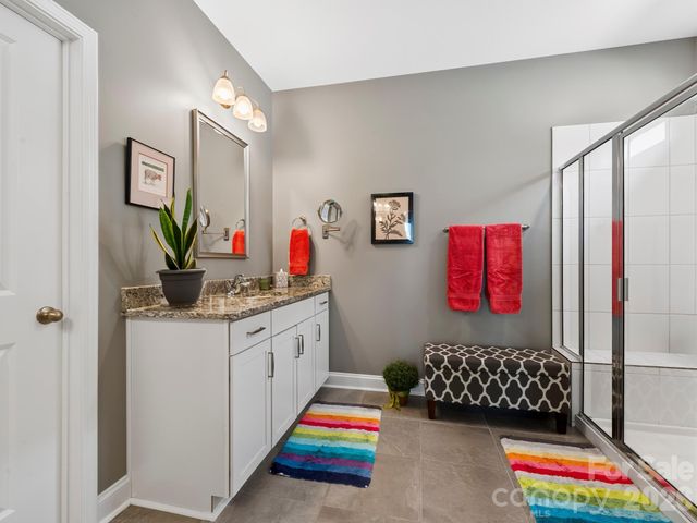 78 Fox Cove Road, Hendersonville, NC 28792
