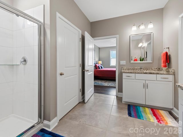 78 Fox Cove Road, Hendersonville, NC 28792