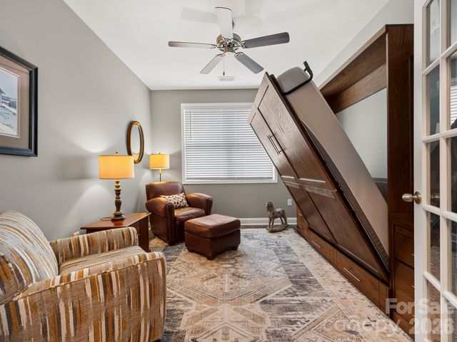 78 Fox Cove Road, Hendersonville, NC 28792