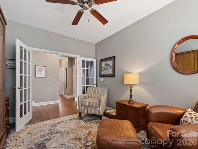 78 Fox Cove Road, Hendersonville, NC 28792