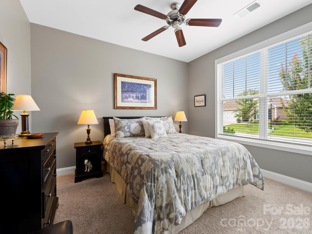 78 Fox Cove Road, Hendersonville, NC 28792