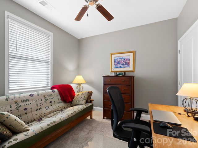 78 Fox Cove Road, Hendersonville, NC 28792