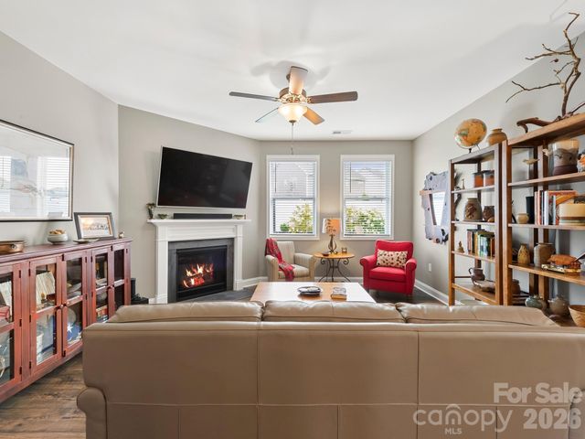 78 Fox Cove Road, Hendersonville, NC 28792