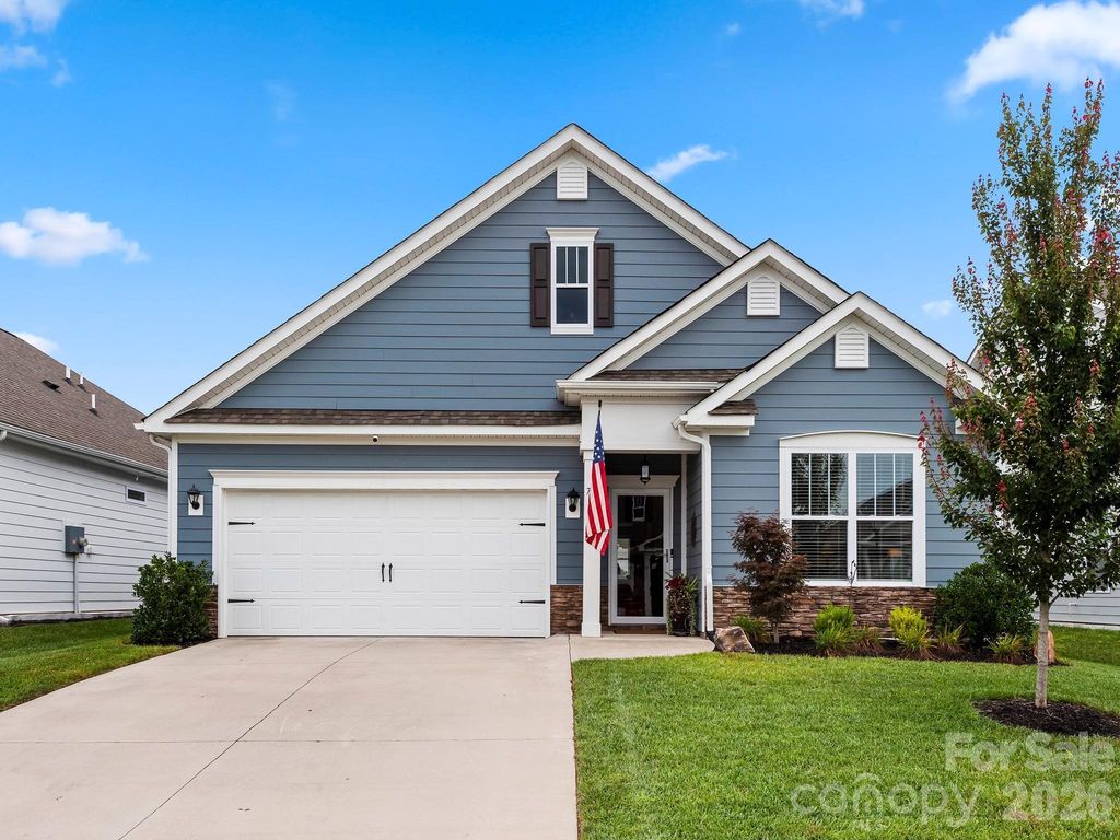 78 Fox Cove Road, Hendersonville, NC 28792
