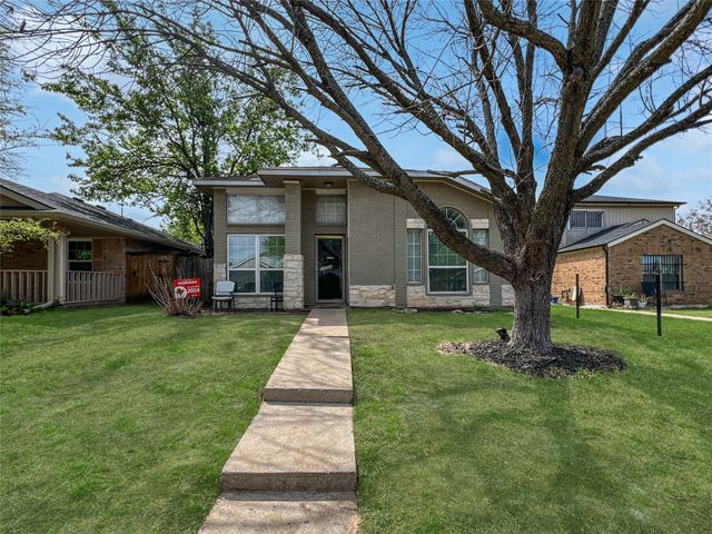 10304 Carolina Oaks Drive, Dallas, TX 75227
