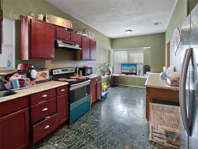 10304 Carolina Oaks Drive, Dallas, TX 75227