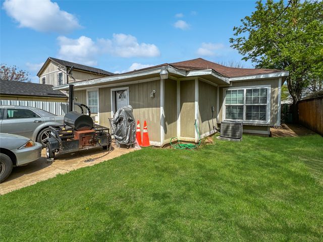 10304 Carolina Oaks Drive, Dallas, TX 75227