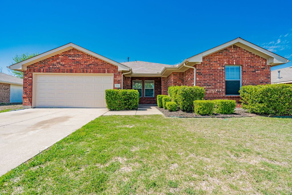 102 Stoney Creek Lane, Terrell, TX 75160