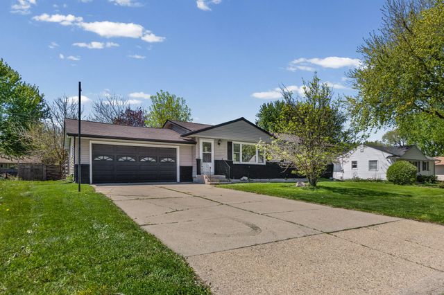2134 Garnet Drive, Eagan, MN 55122