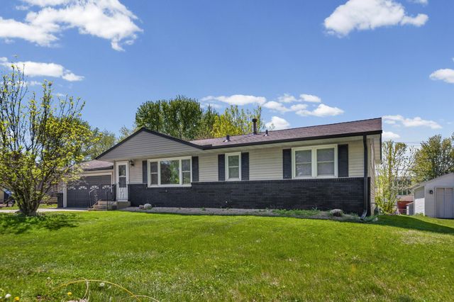 2134 Garnet Drive, Eagan, MN 55122