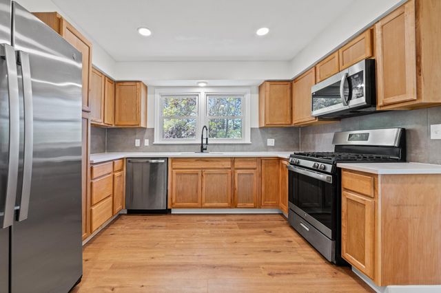 2134 Garnet Drive, Eagan, MN 55122