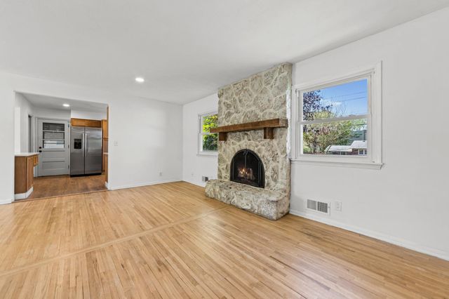 2134 Garnet Drive, Eagan, MN 55122