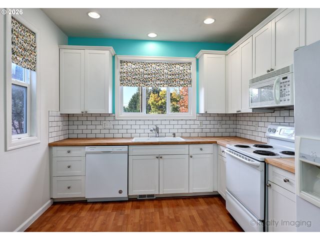 7122 Ne M L KING Blvd, Portland, OR 97211