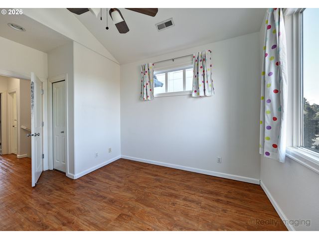 7122 Ne M L KING Blvd, Portland, OR 97211