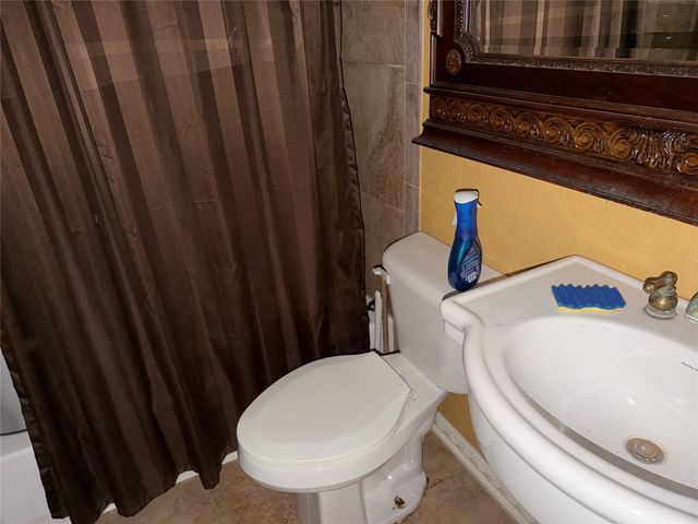 515 4th Street, Texas City, TX 77590