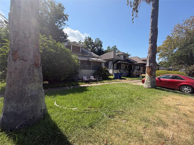 515 4th Street, Texas City, TX 77590