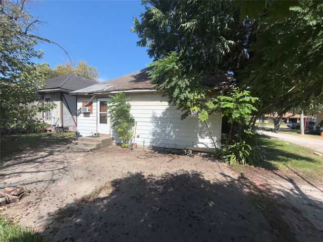 515 4th Street, Texas City, TX 77590
