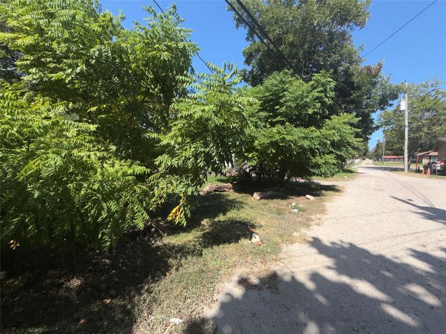 515 4th Street, Texas City, TX 77590