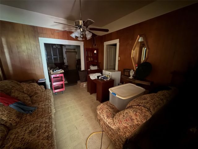 515 4th Street, Texas City, TX 77590