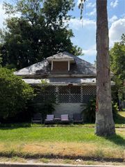 515 4th Street, Texas City, TX 77590