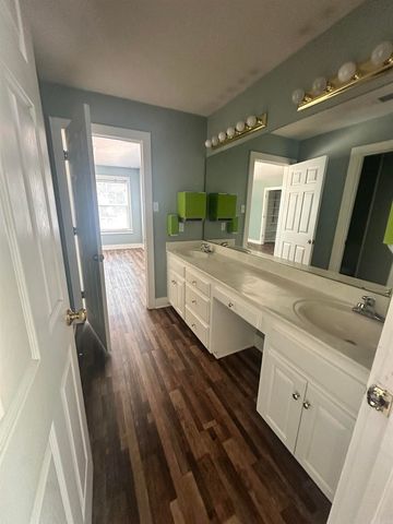 2012 Martin Street, Conway, AR 72034