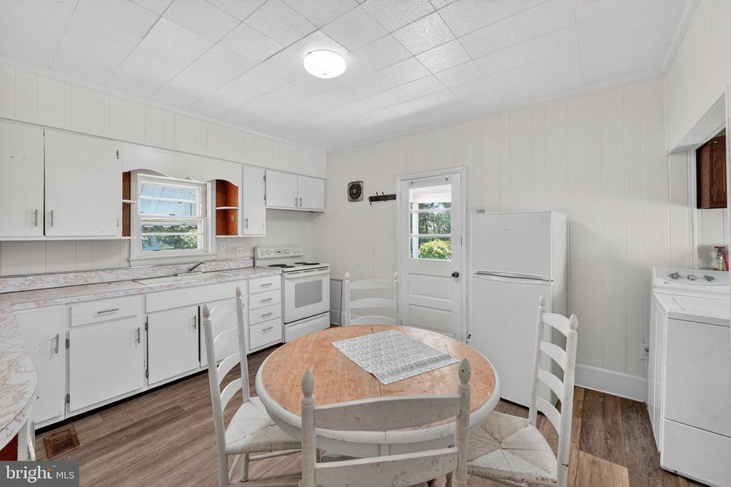Image 12 of property listing at 722 GLASGOW ST, Cambridge, MD 21613