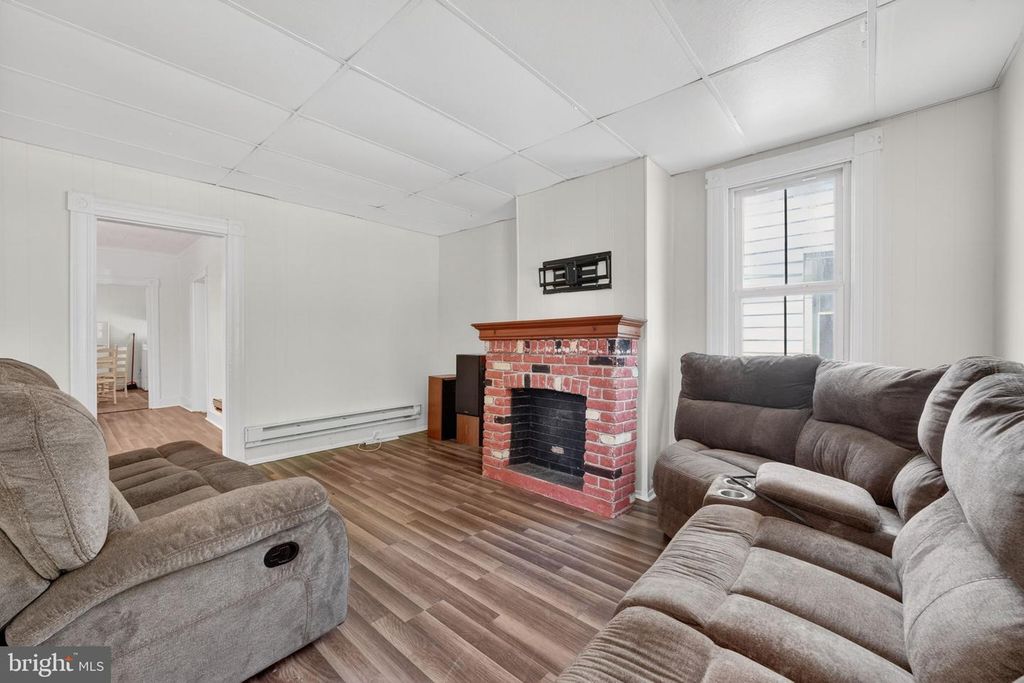 Image 5 of property listing at 722 GLASGOW ST, Cambridge, MD 21613