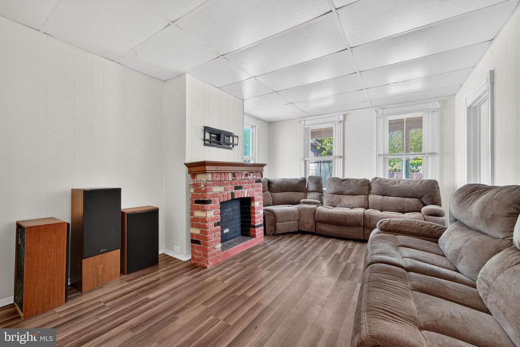 Image 6 of property listing at 722 GLASGOW ST, Cambridge, MD 21613