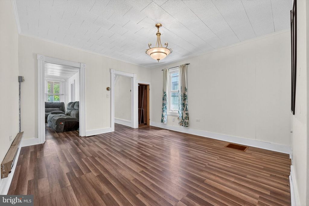 Image 8 of property listing at 722 GLASGOW ST, Cambridge, MD 21613