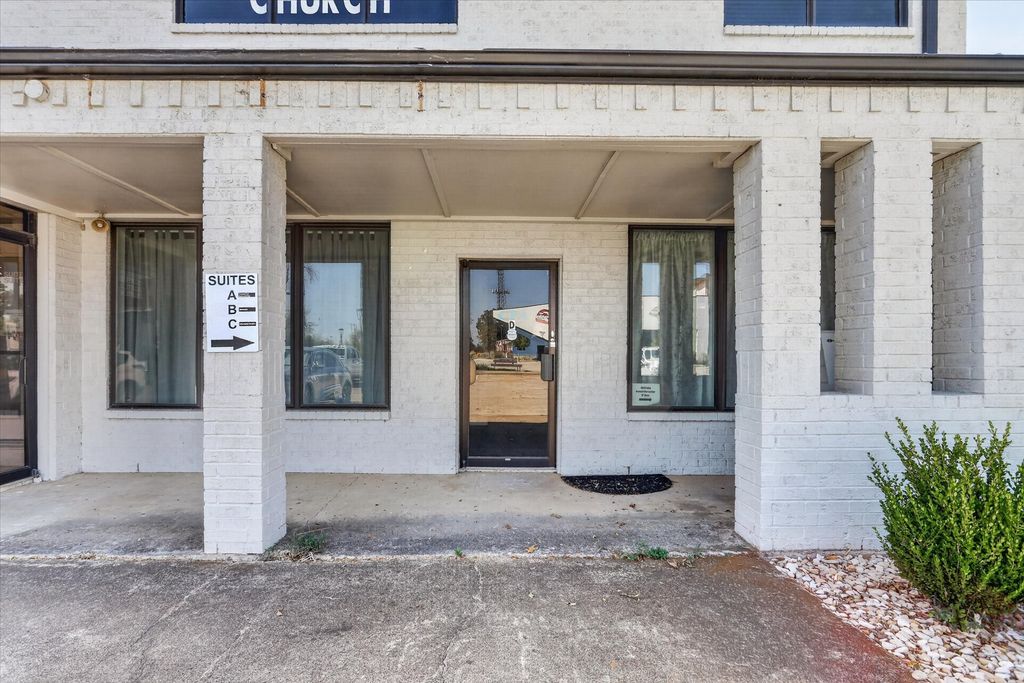 200 E Main Street D, Crowley, TX 76036 — photo 3