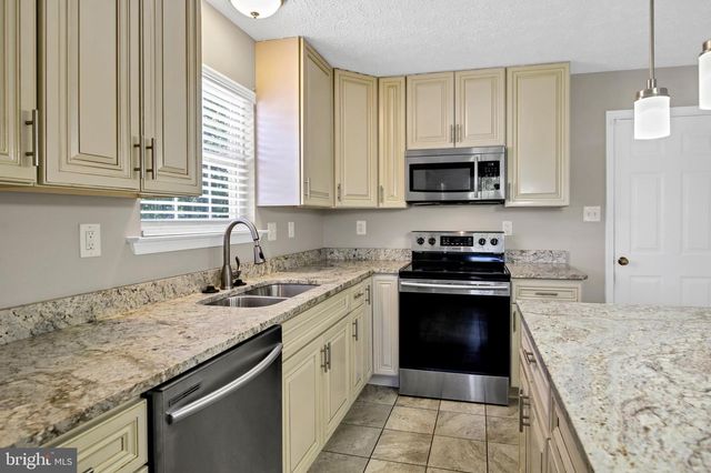 10886 MOORE ST, Waldorf, MD 20603